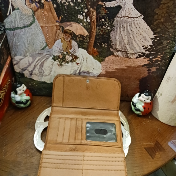 👜👛Rare Vintage Montana Silversmith Wallet,Embossed✨️Genuine Leather.👖 - Picture 5 of 16